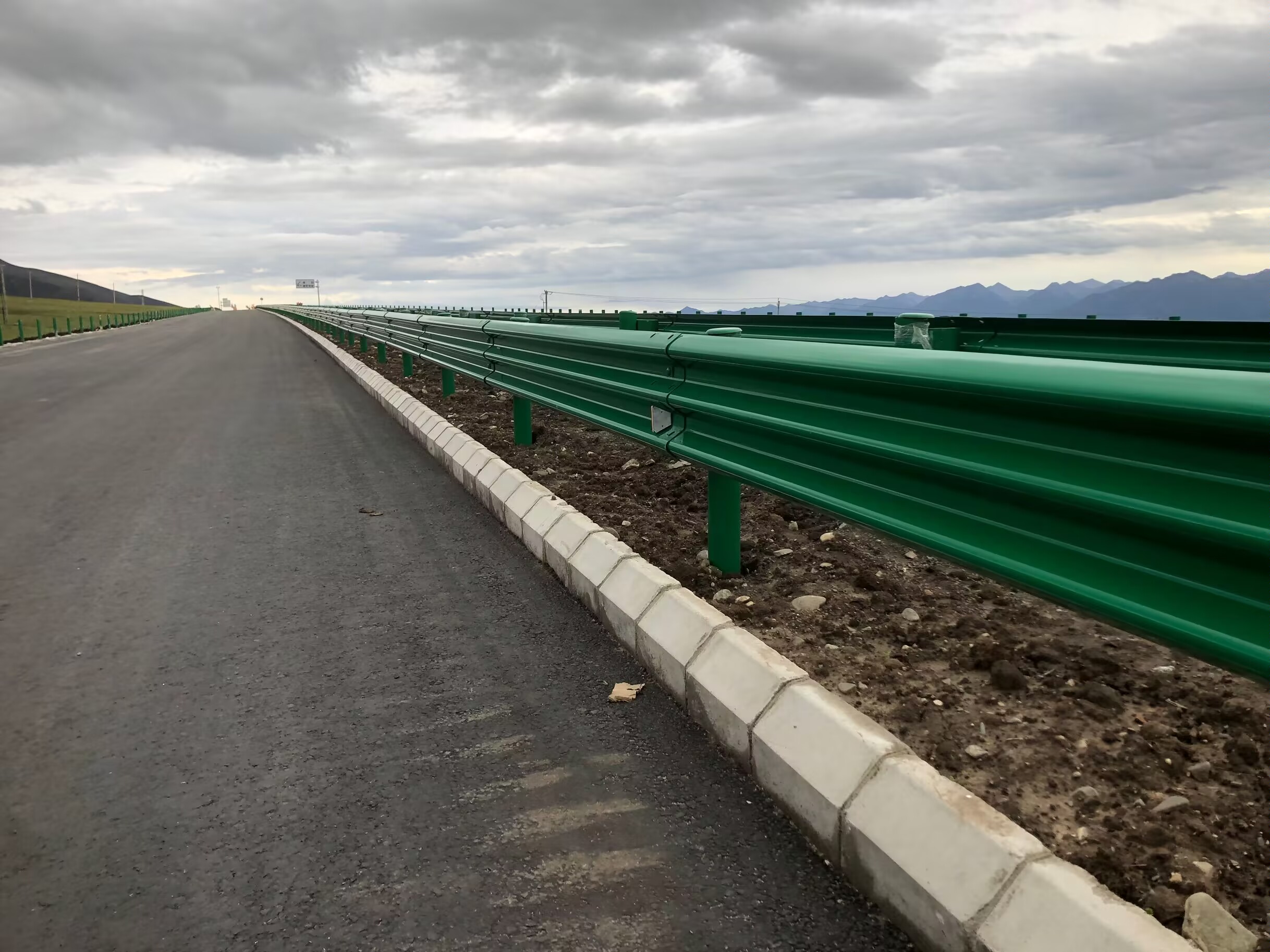 汉源县乡村公路波形护栏防撞波形护栏 - 推荐